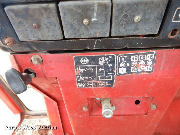 image for item GB9583 Belarus 560 tractor