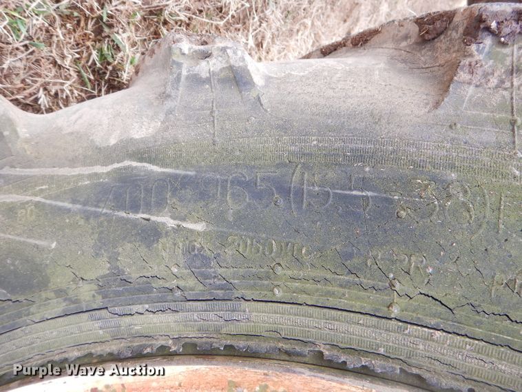 image for item GB9583 Belarus 560 tractor