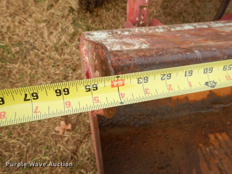 image for item GB9583 Belarus 560 tractor