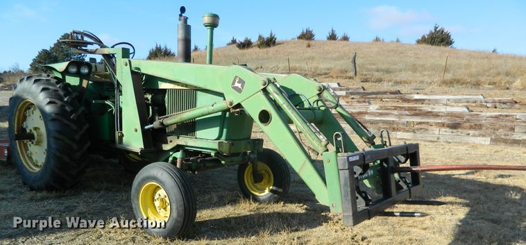 image for item GE9866 1966 John Deere 3020 tractor
