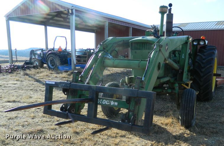 image for item GE9866 1966 John Deere 3020 tractor