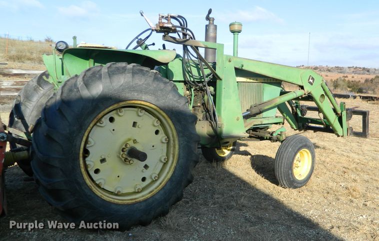 image for item GE9866 1966 John Deere 3020 tractor