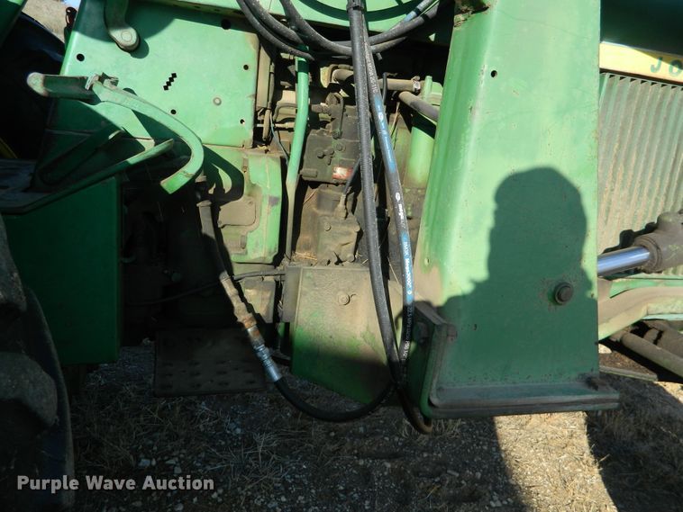 image for item GE9866 1966 John Deere 3020 tractor