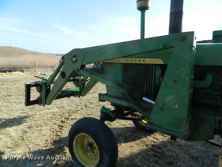 image for item GE9866 1966 John Deere 3020 tractor