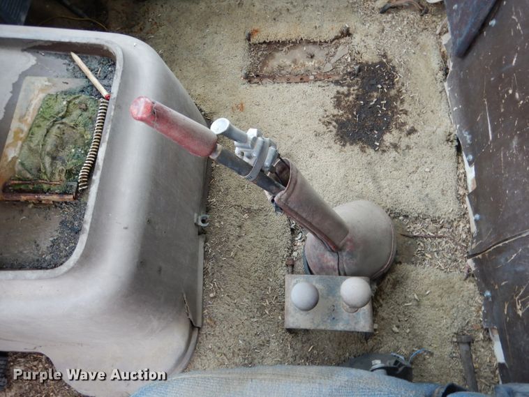 image for item DG5882 1976 Ford LNT9000 grain truck