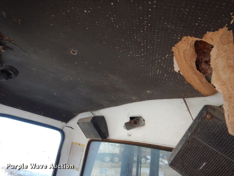 image for item DG5882 1976 Ford LNT9000 grain truck