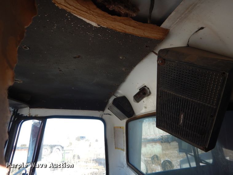 image for item DG5882 1976 Ford LNT9000 grain truck