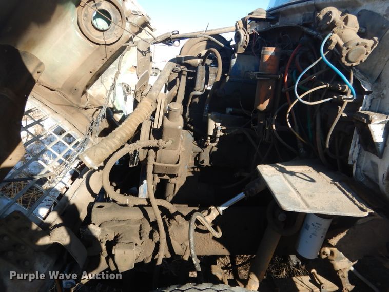 image for item DG5882 1976 Ford LNT9000 grain truck