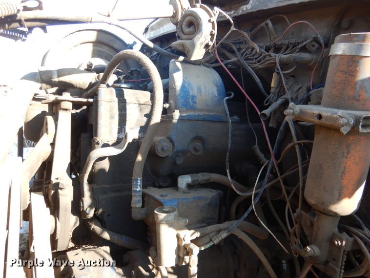 image for item DG5882 1976 Ford LNT9000 grain truck