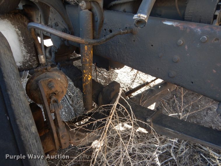 image for item DG5882 1976 Ford LNT9000 grain truck