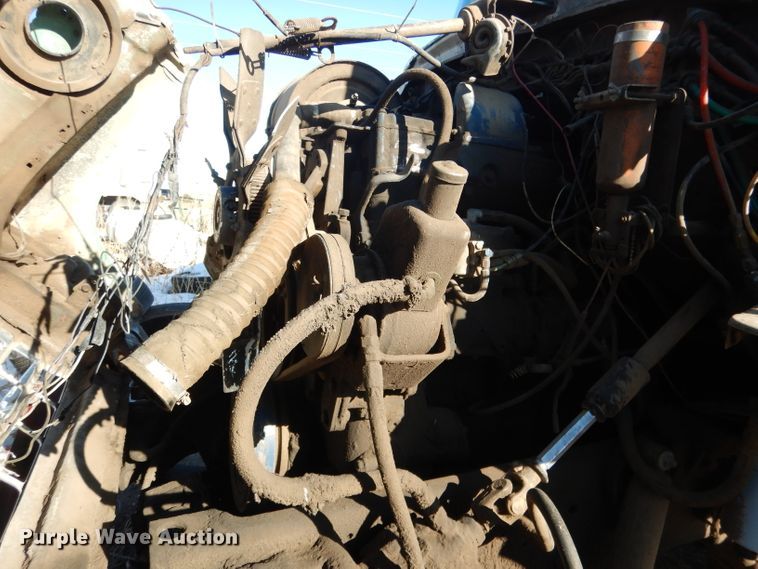 image for item DG5882 1976 Ford LNT9000 grain truck