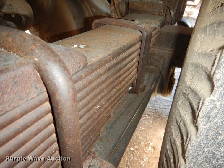 image for item DG5882 1976 Ford LNT9000 grain truck