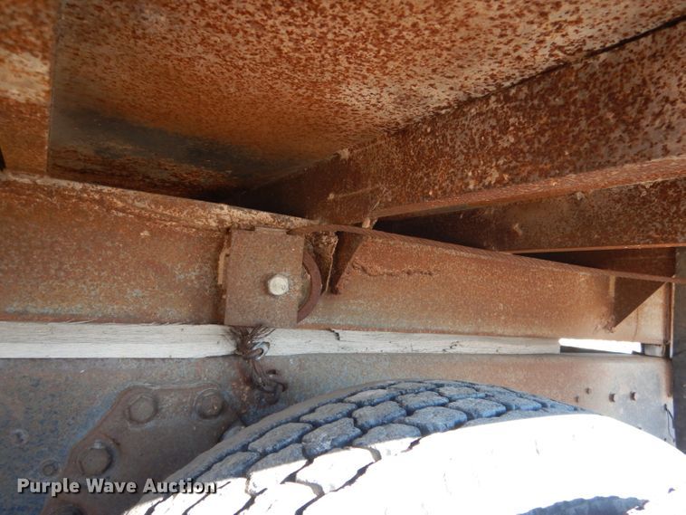 image for item DG5882 1976 Ford LNT9000 grain truck