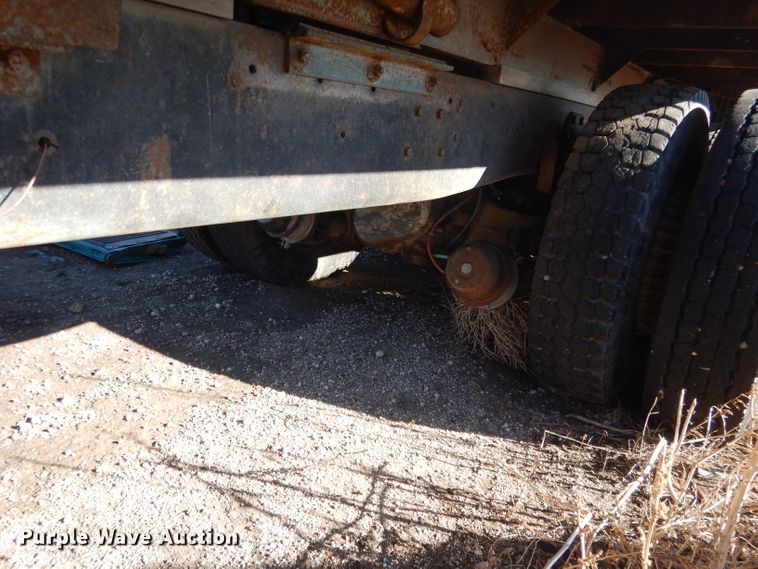 image for item DG5882 1976 Ford LNT9000 grain truck