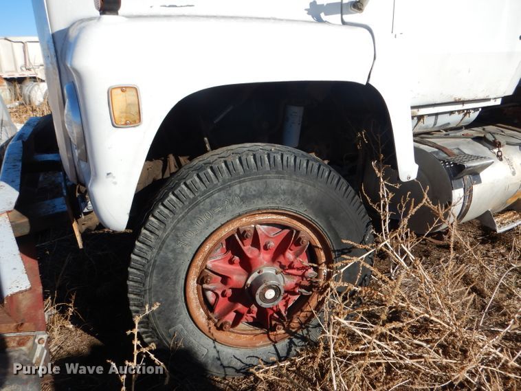 image for item DG5882 1976 Ford LNT9000 grain truck