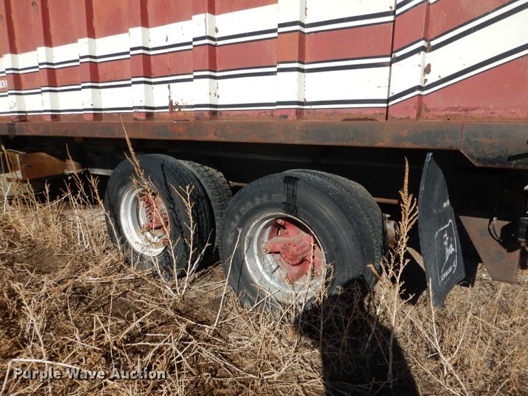 image for item DG5882 1976 Ford LNT9000 grain truck