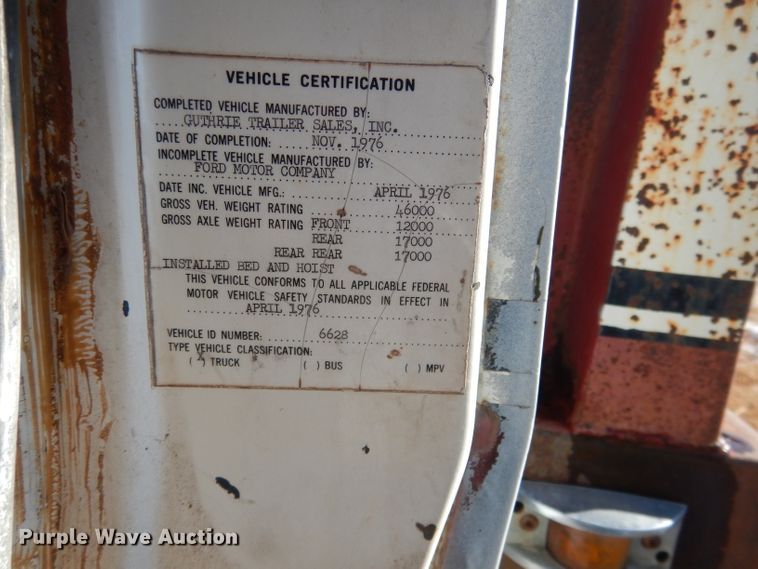 image for item DG5882 1976 Ford LNT9000 grain truck