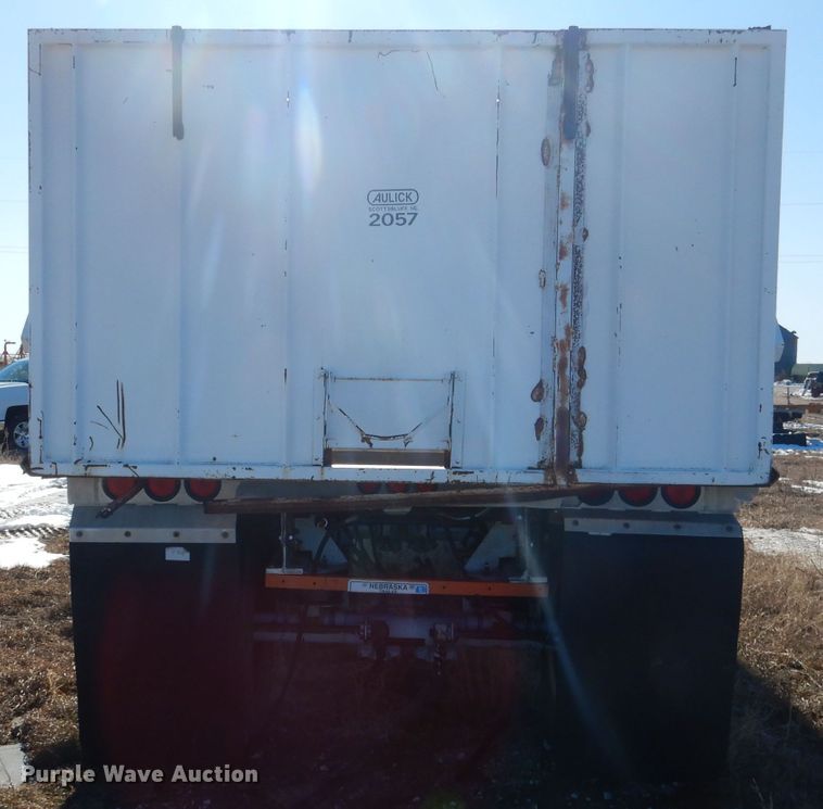 image for item DG5883 2000 Redwood silage trailer