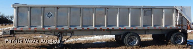 image for item DG5883 2000 Redwood silage trailer