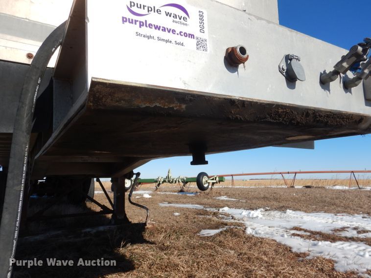 image for item DG5883 2000 Redwood silage trailer
