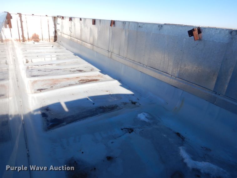 image for item DG5883 2000 Redwood silage trailer