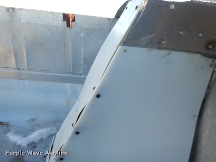 image for item DG5883 2000 Redwood silage trailer