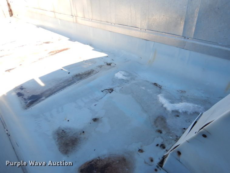 image for item DG5883 2000 Redwood silage trailer