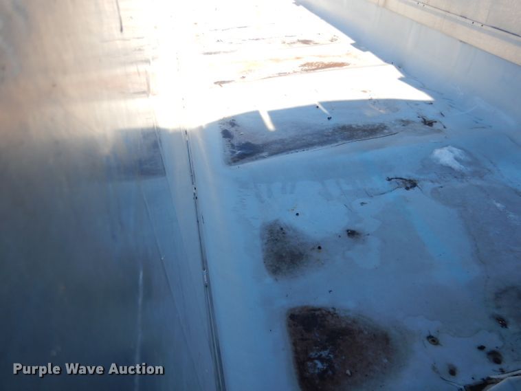 image for item DG5883 2000 Redwood silage trailer