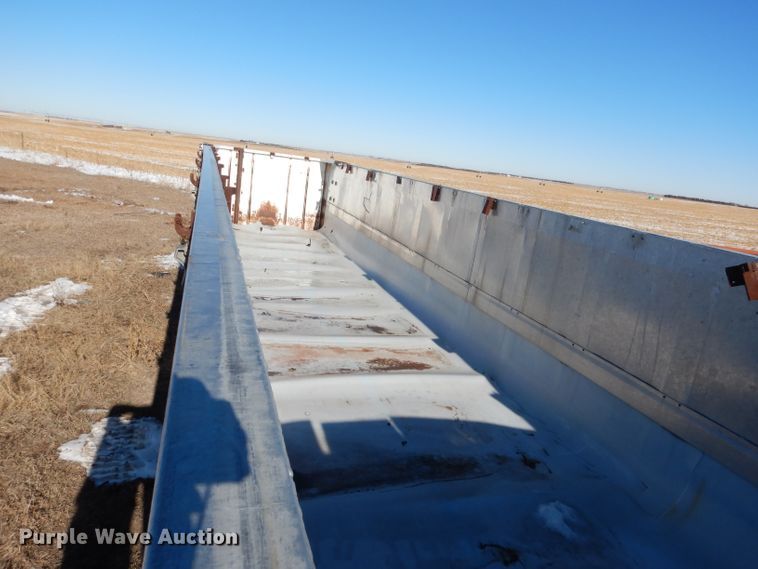 image for item DG5883 2000 Redwood silage trailer