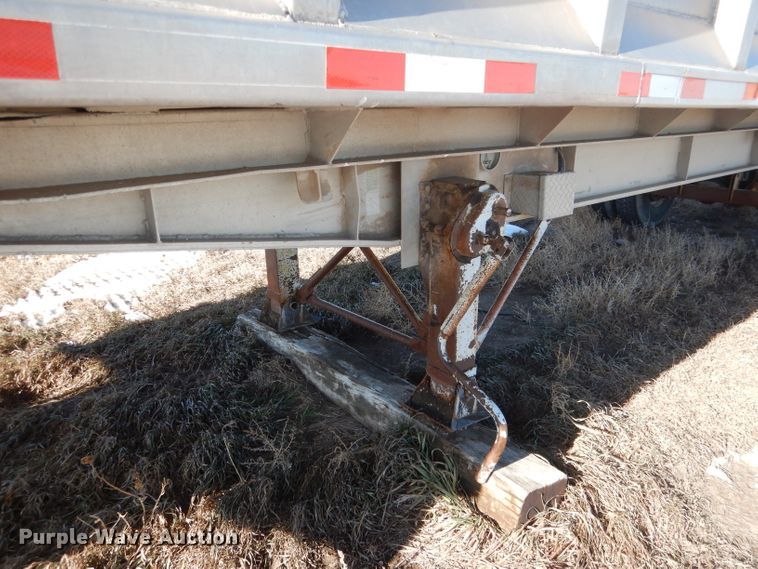 image for item DG5883 2000 Redwood silage trailer