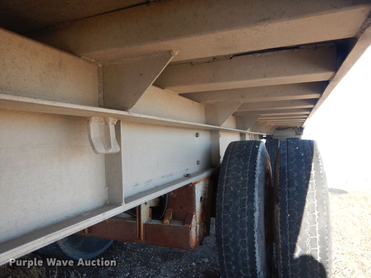 image for item DG5883 2000 Redwood silage trailer