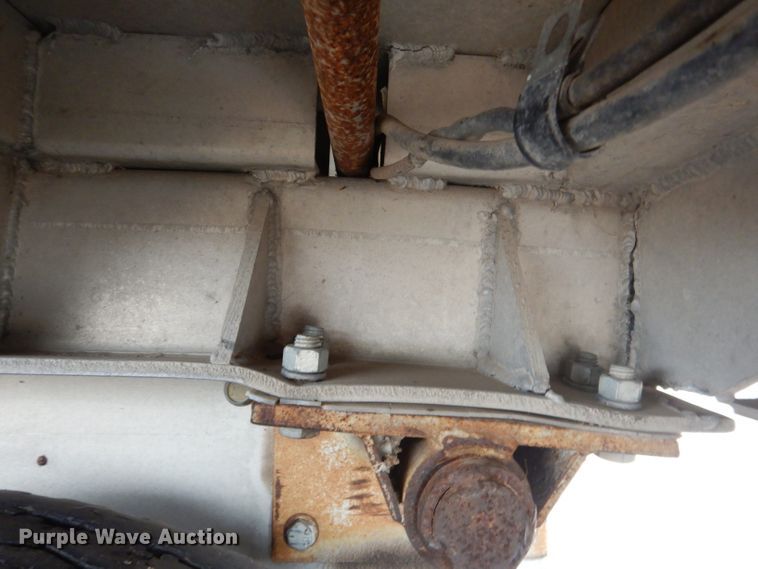 image for item DG5883 2000 Redwood silage trailer