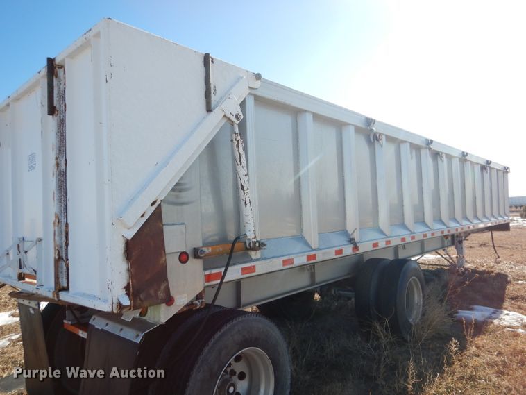 image for item DG5883 2000 Redwood silage trailer