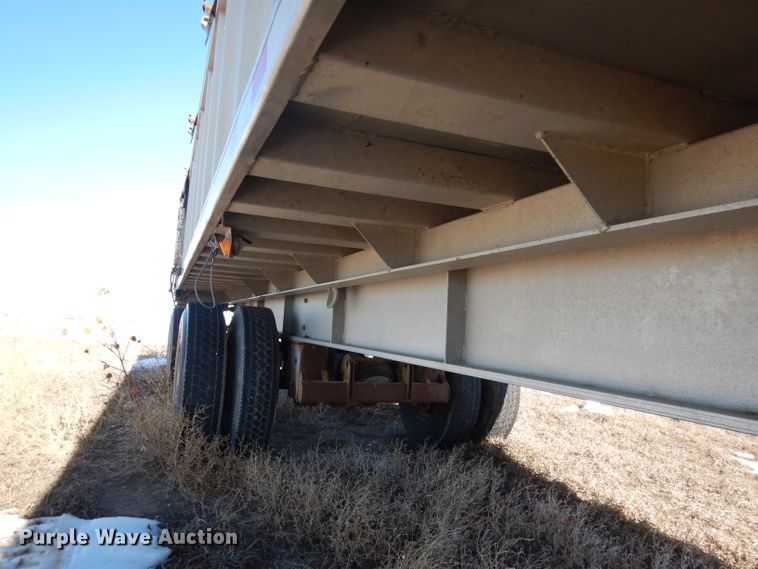 image for item DG5883 2000 Redwood silage trailer