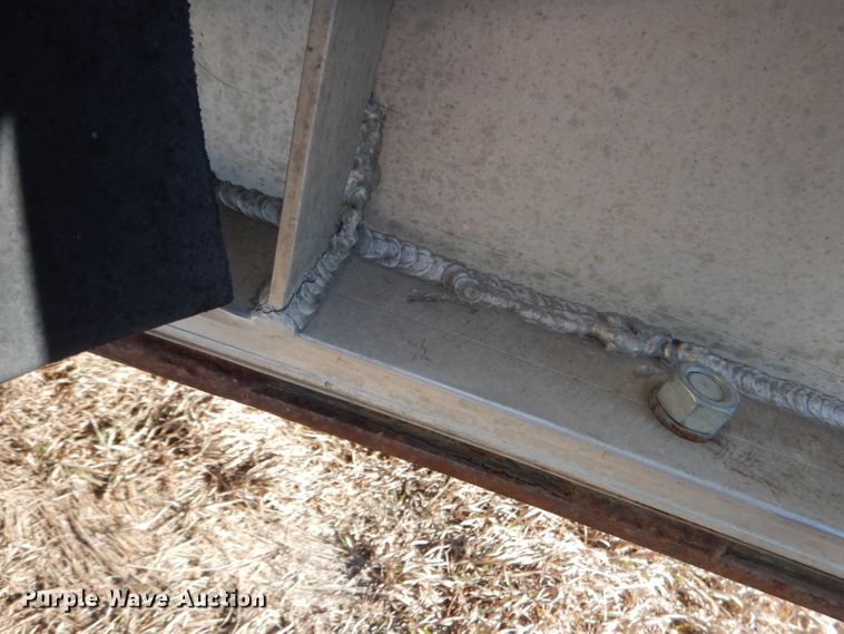 image for item DG5883 2000 Redwood silage trailer