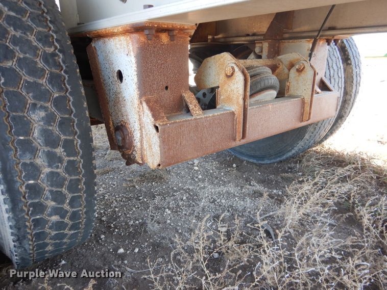 image for item DG5883 2000 Redwood silage trailer