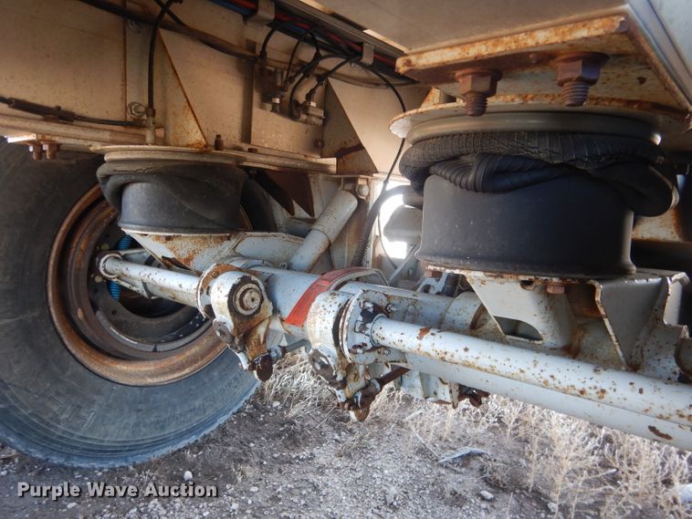 image for item DG5883 2000 Redwood silage trailer