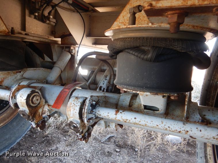 image for item DG5883 2000 Redwood silage trailer