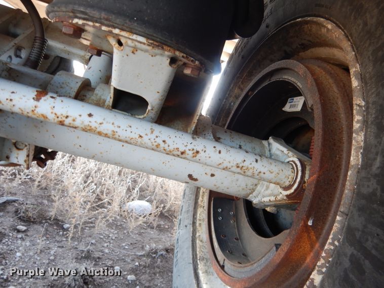 image for item DG5883 2000 Redwood silage trailer