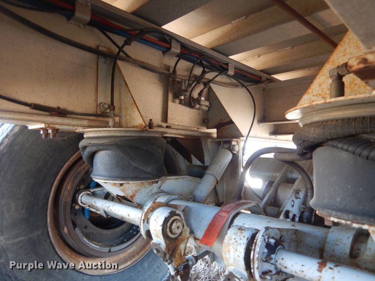 image for item DG5883 2000 Redwood silage trailer