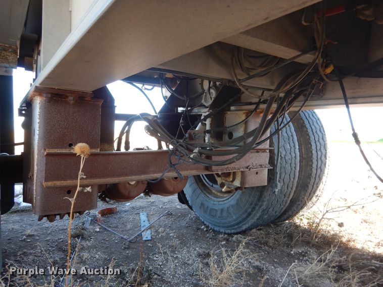 image for item DG5883 2000 Redwood silage trailer