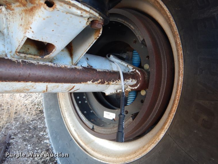 image for item DG5883 2000 Redwood silage trailer