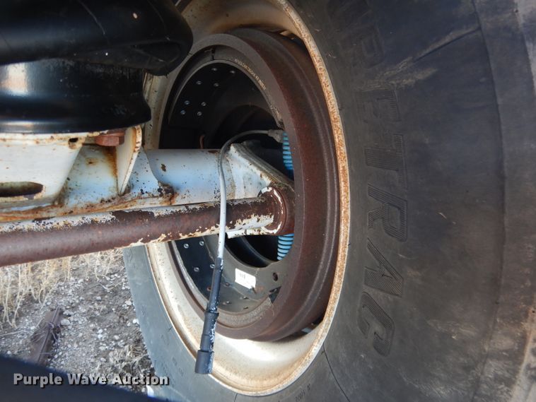 image for item DG5883 2000 Redwood silage trailer