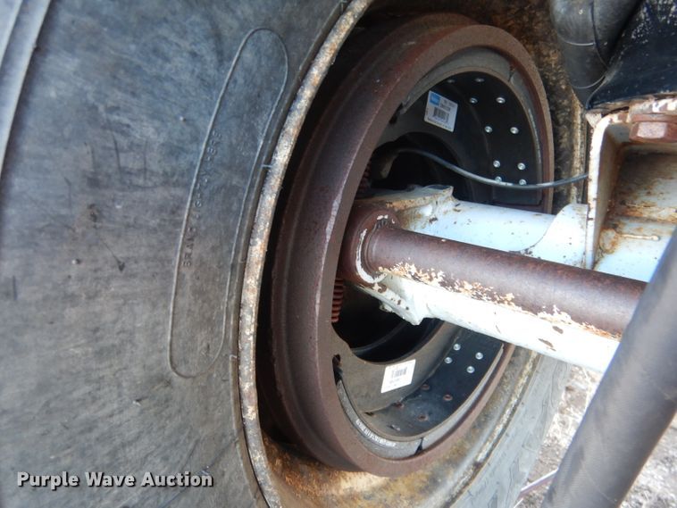 image for item DG5883 2000 Redwood silage trailer