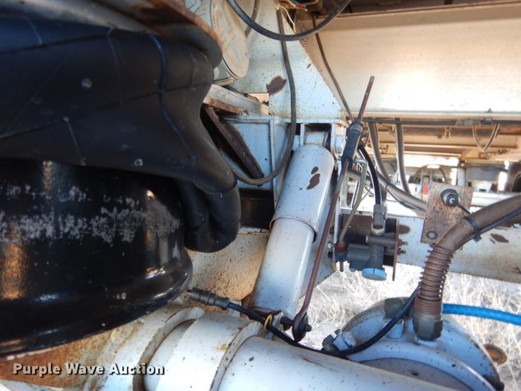 image for item DG5883 2000 Redwood silage trailer