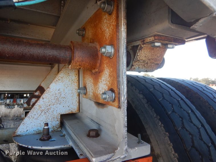 image for item DG5883 2000 Redwood silage trailer