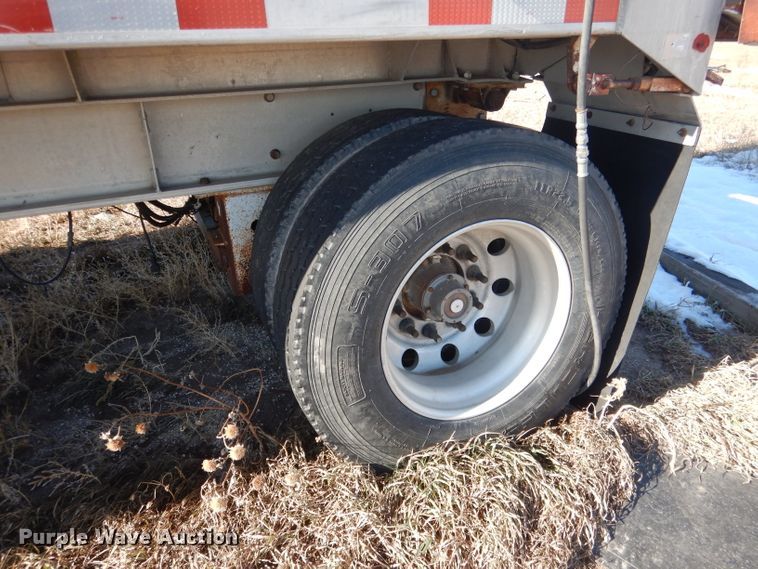 image for item DG5883 2000 Redwood silage trailer