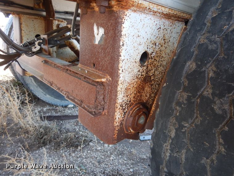 image for item DG5883 2000 Redwood silage trailer