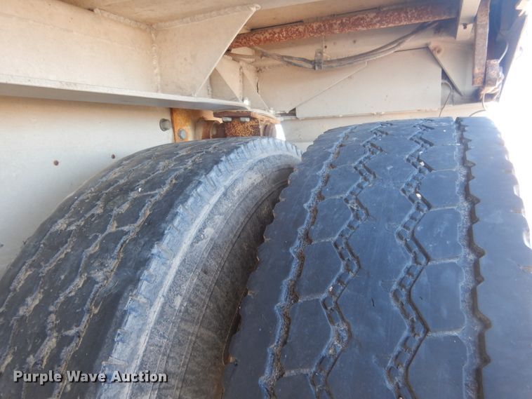 image for item DG5883 2000 Redwood silage trailer