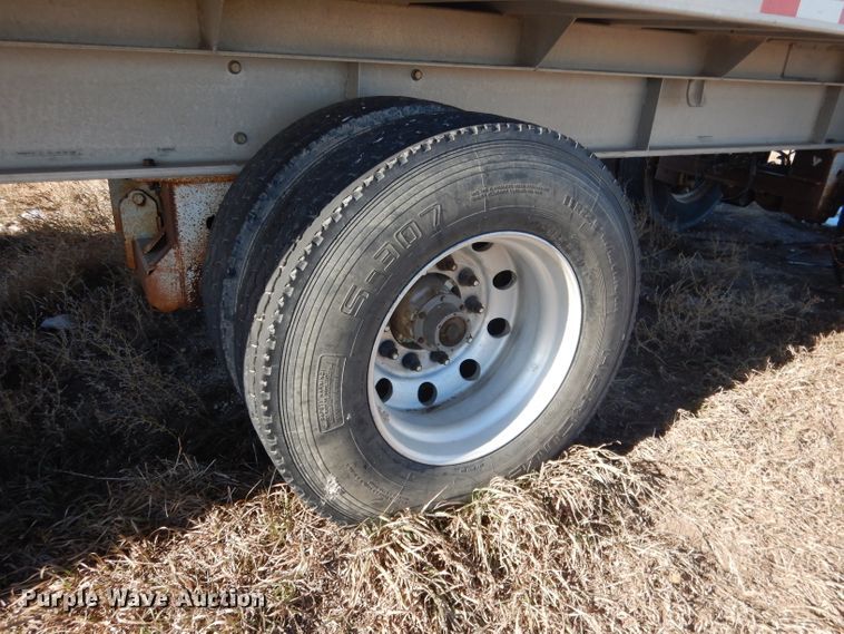 image for item DG5883 2000 Redwood silage trailer